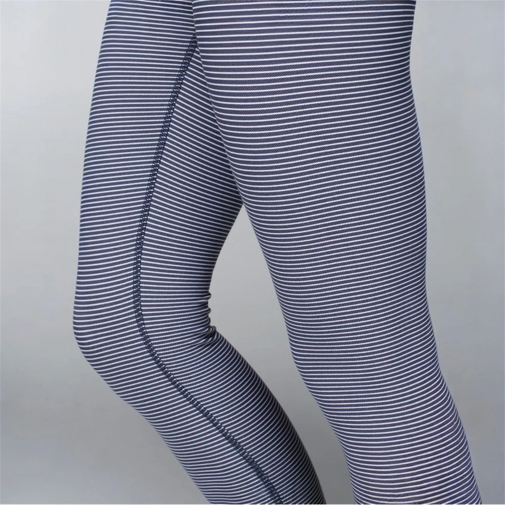 Lululemon Wunder Under Legging - Picture 15 of 15